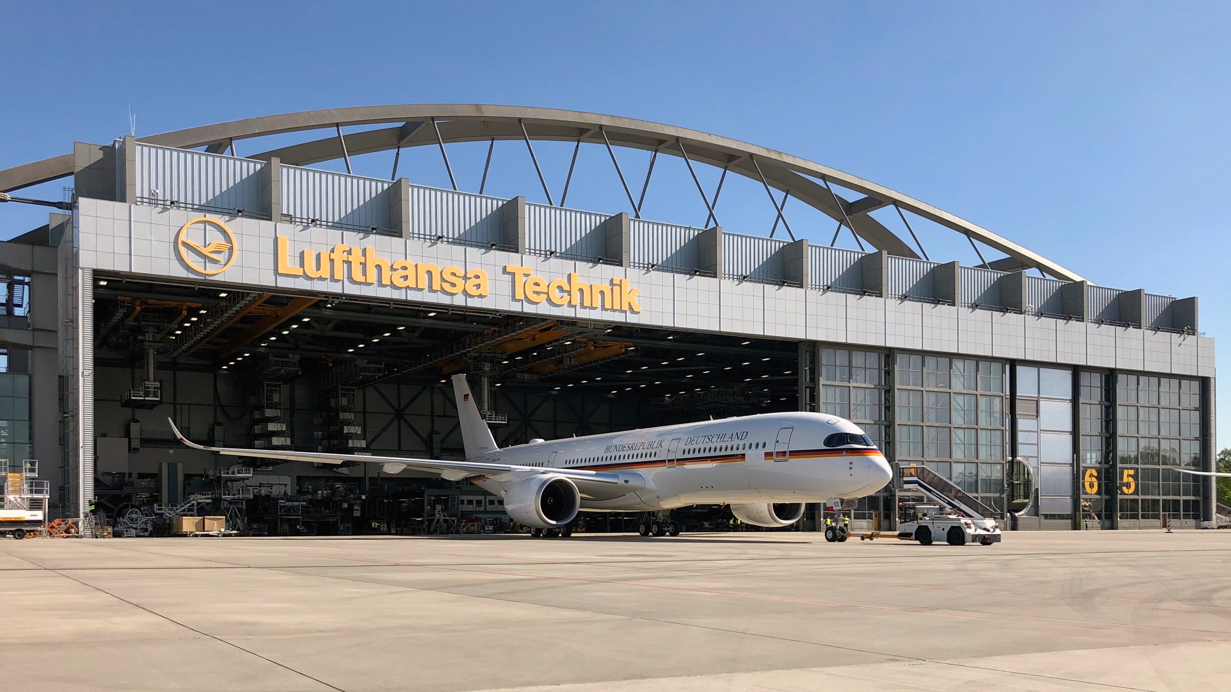 Exkursion: Die Lufthansa Technik AG in Hamburg - Firmenzentrale und Kompetenzzentrum Exkursion: Die Lufthansa Technik AG in Hamburg - Firmenzentrale und Kompetenzzentrum